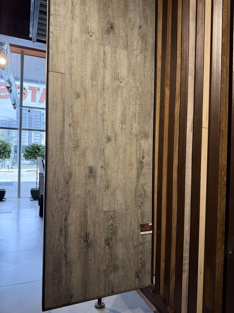 Piso vinílico para pegar Nogal Gris 3mm