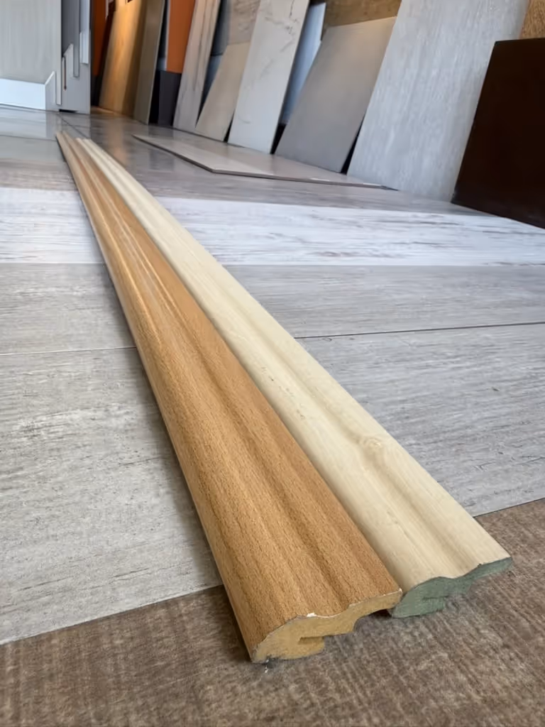 Zócalo foleado moldura tipo endidura 5cm - Vista 2