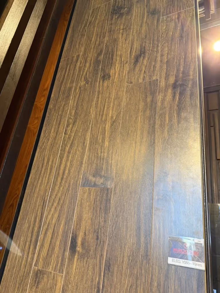 Piso flotante laminado 10mm - Vista 2