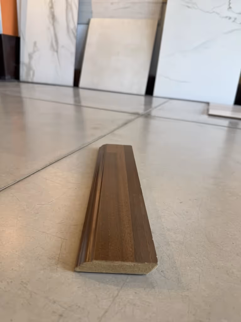 Zócalo Melaminico 8cm c/ moldura
