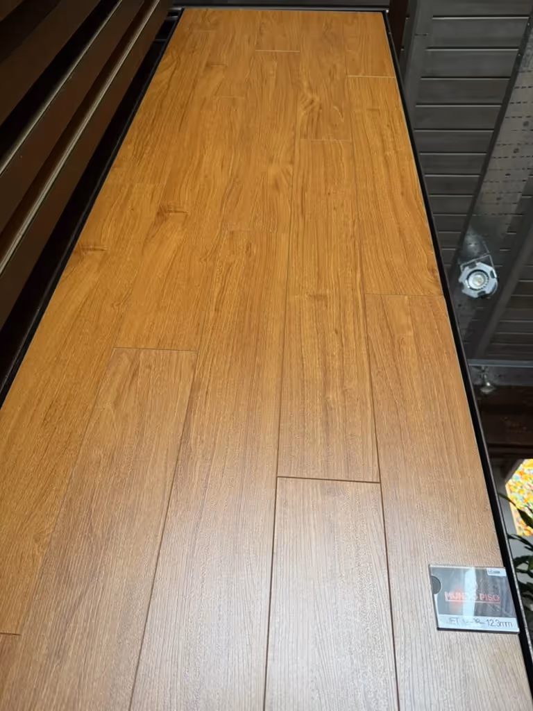 Piso flotante laminado 12mm - Vista 2
