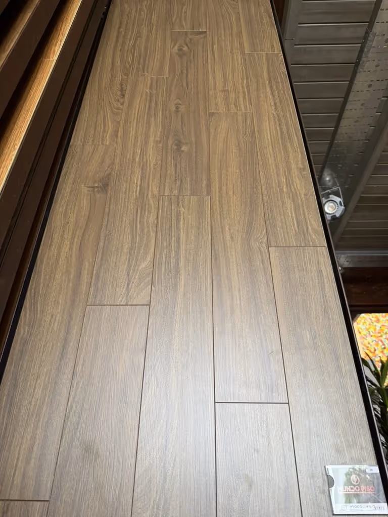 Piso flotante laminado 12mm - Vista 2
