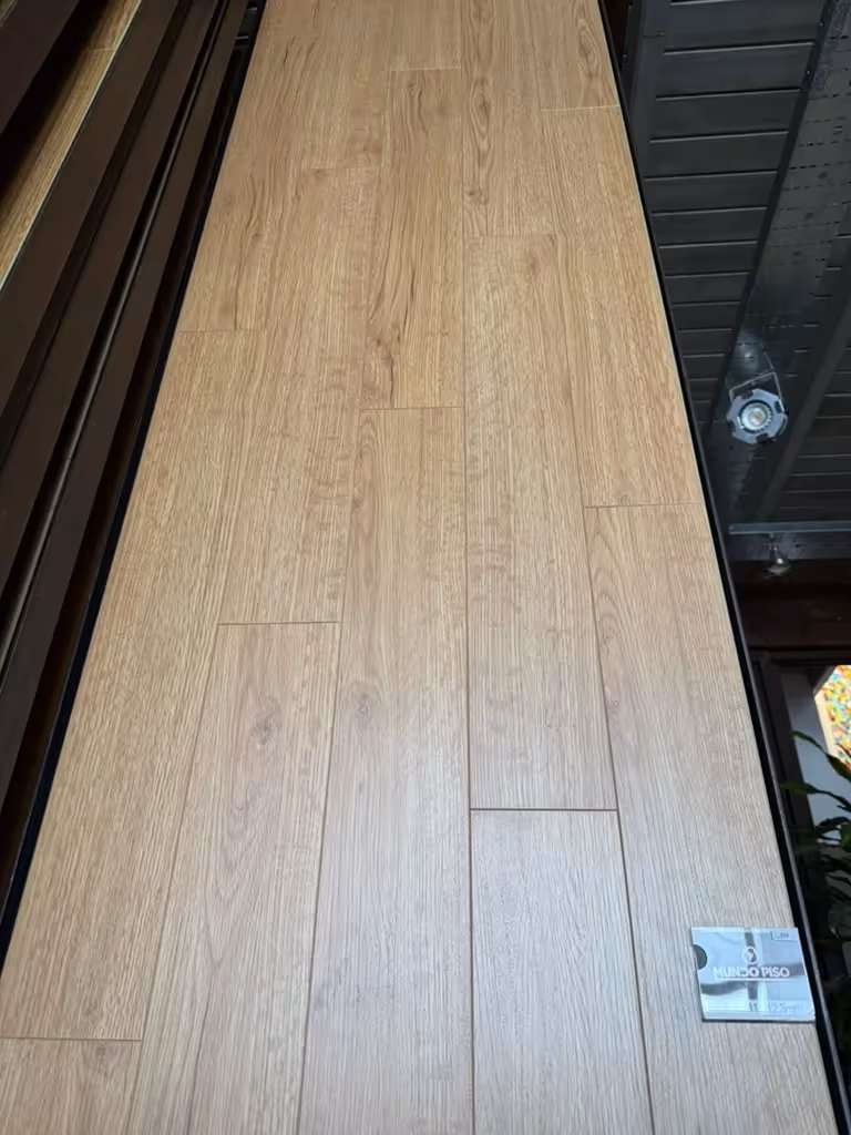 Piso flotante laminado 12mm - Vista 2