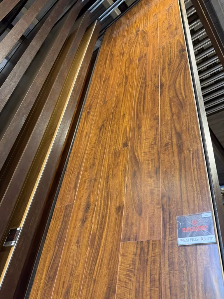 Piso flotante laminado 8mm - Brillante - Vista 2