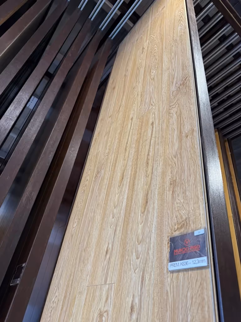 Piso flotante laminado 12mm - Brillante - Vista 2